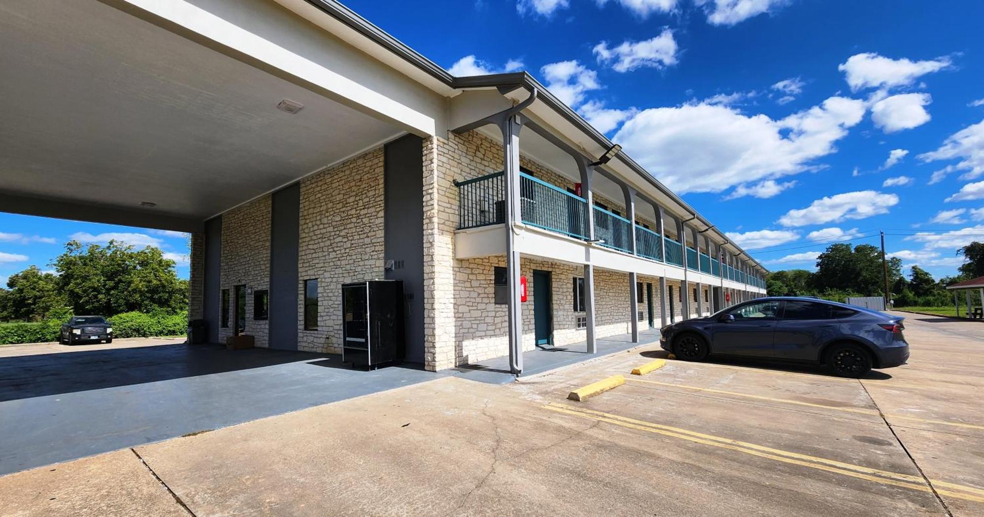 Scottish Inn & Suites Wharton Eksteriør bilde