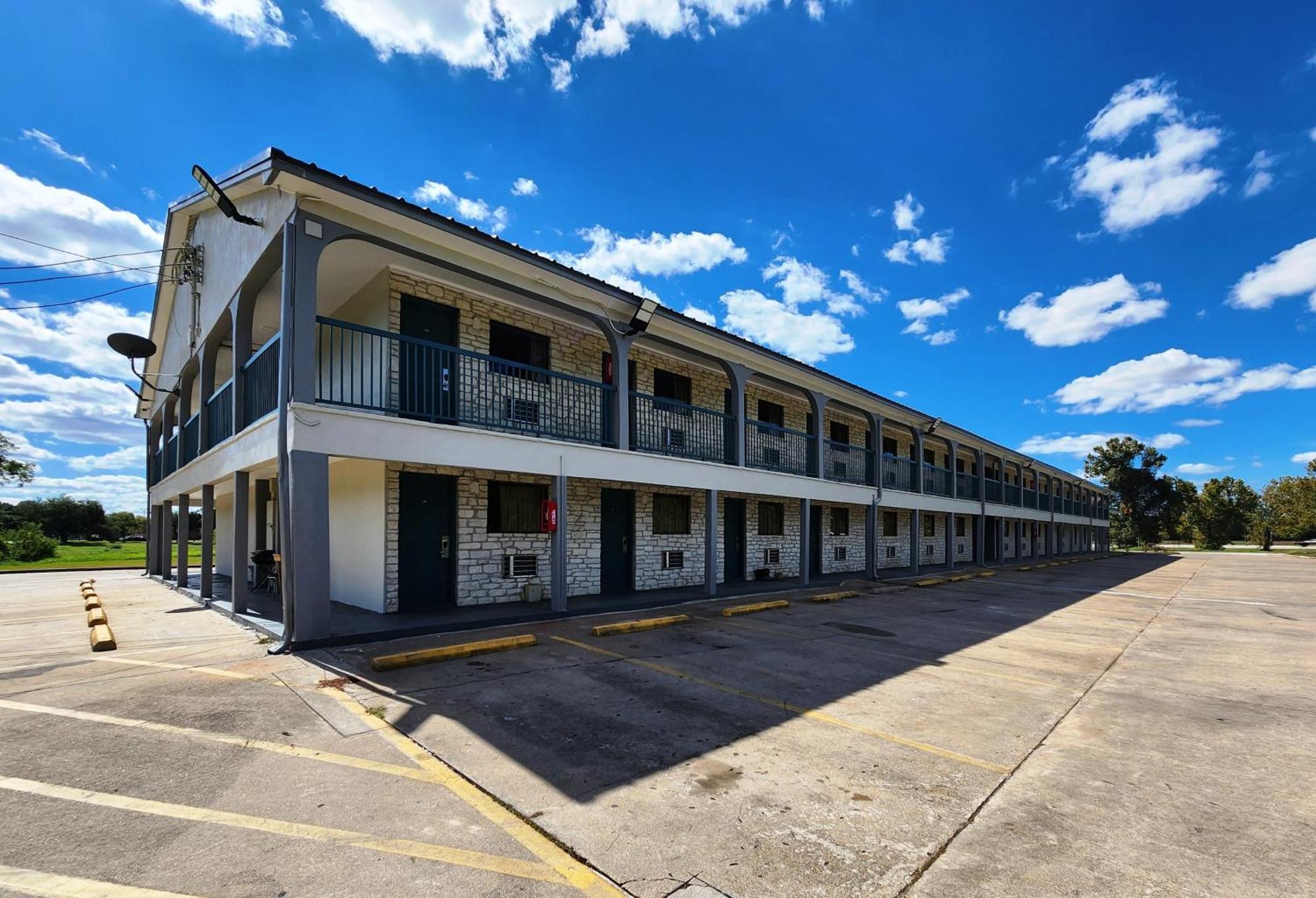 Scottish Inn & Suites Wharton Eksteriør bilde